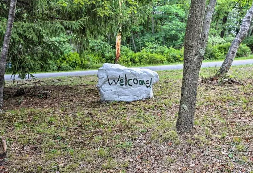 Serene Long Pond Home W/ Game Room & Beach Access!