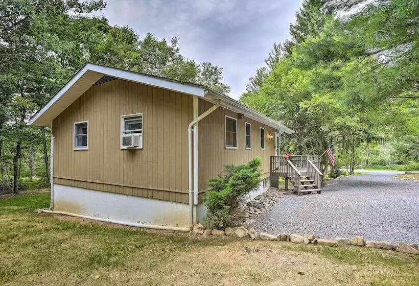 Serene Long Pond Home W/ Game Room & Beach Access!
