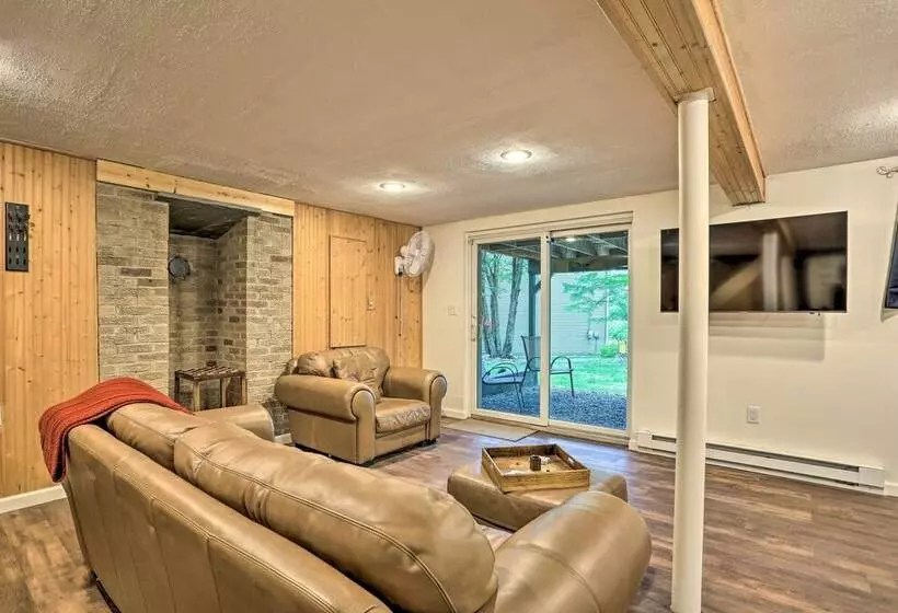 Serene Long Pond Home W/ Game Room & Beach Access!