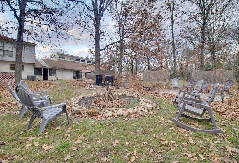Tahlequah Duplex W/ Screened In Porch & Fire Pit!