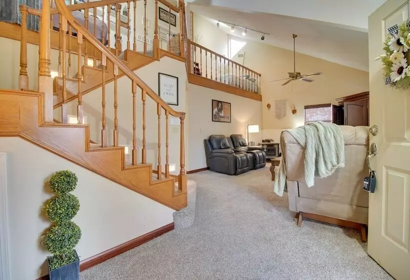 Tahlequah Duplex W/ Screened In Porch & Fire Pit!