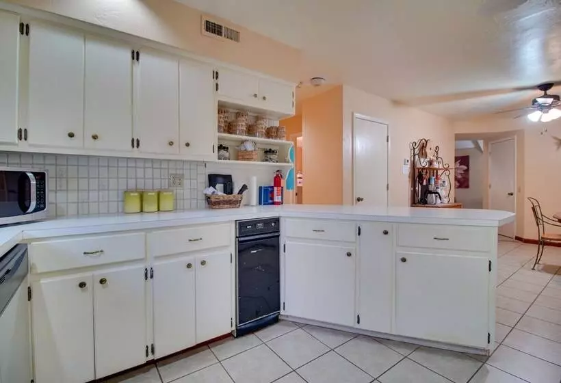 Tahlequah Duplex W/ Screened In Porch & Fire Pit!