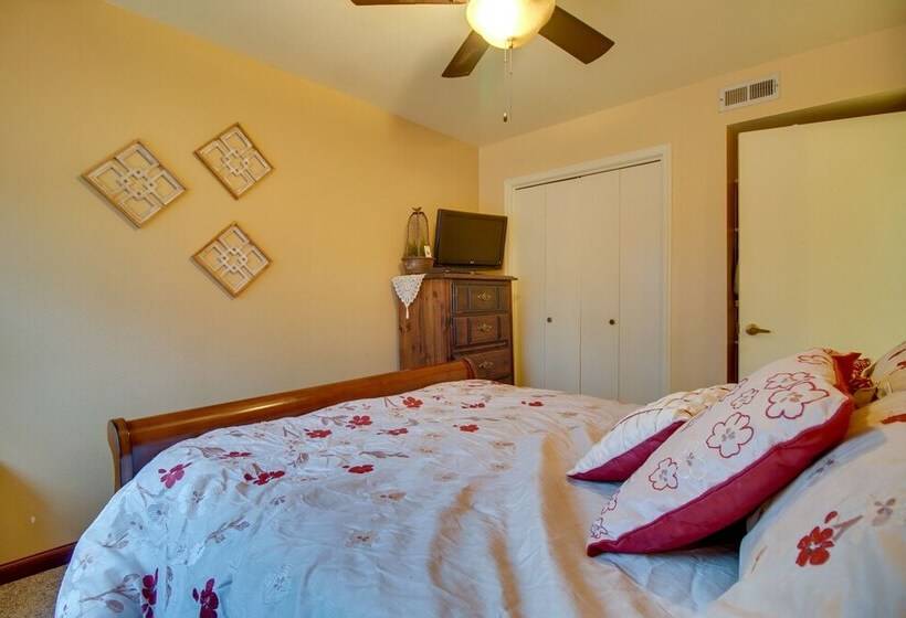 Tahlequah Duplex W/ Screened In Porch & Fire Pit!