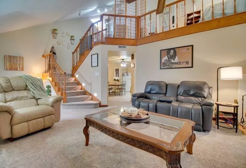 Tahlequah Duplex W/ Screened In Porch & Fire Pit!