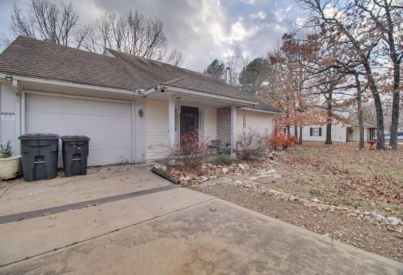 Tahlequah Duplex W/ Screened In Porch & Fire Pit!