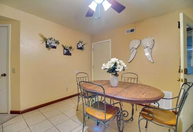 Tahlequah Duplex W/ Screened In Porch & Fire Pit!