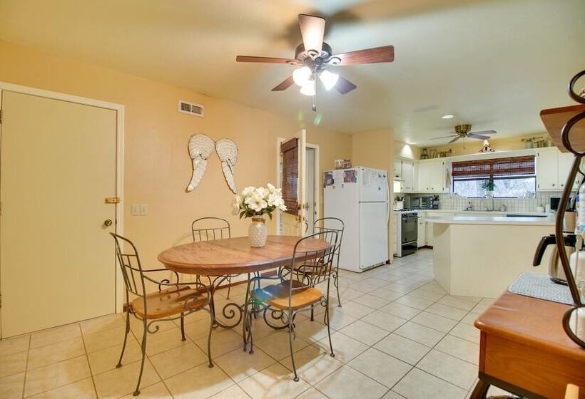 Tahlequah Duplex W/ Screened In Porch & Fire Pit!