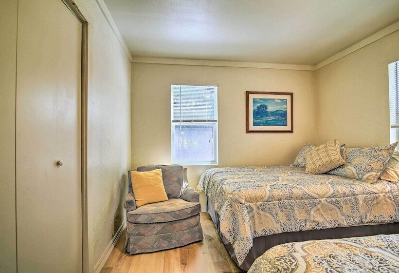 Utopia Family Home, 2 Blocks To Utopia Park!