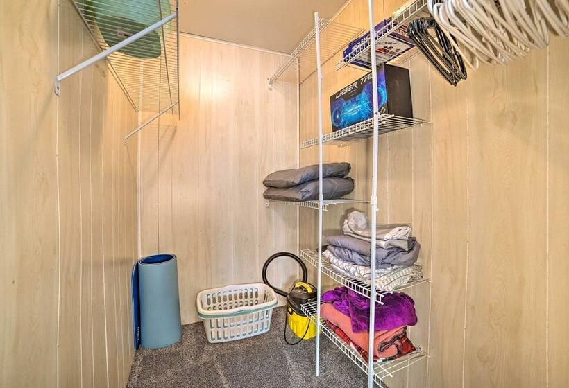 Warm & Welcoming Family Home Near Jose Lake!