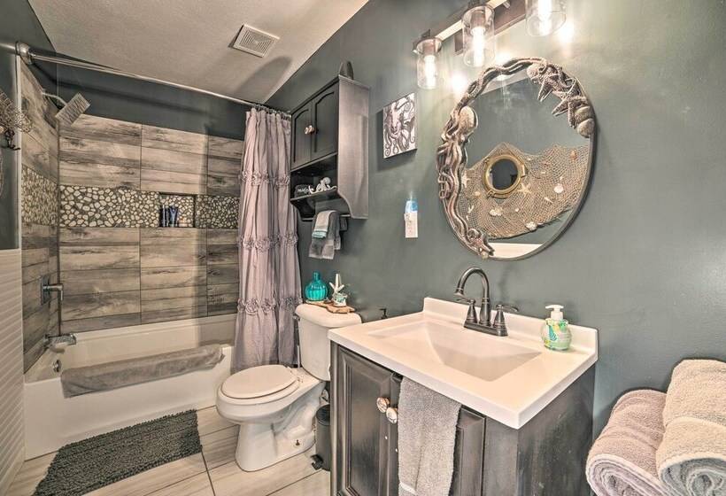 Warm & Welcoming Family Home Near Jose Lake!