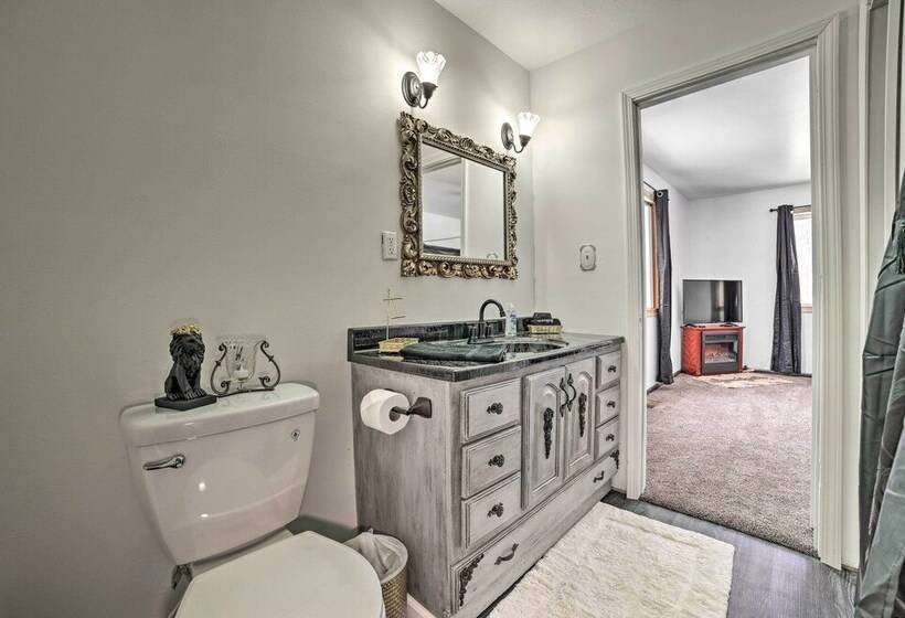 Warm & Welcoming Family Home Near Jose Lake!