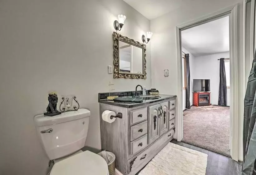 Warm & Welcoming Family Home Near Jose Lake!