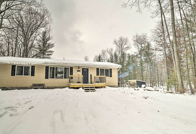 Warm & Welcoming Family Home Near Jose Lake!