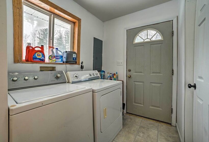 Warm & Welcoming Family Home Near Jose Lake!