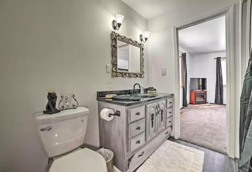 Warm & Welcoming Family Home Near Jose Lake!