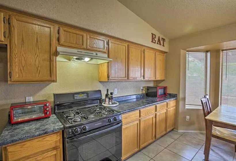 Yuma Retreat W/ Fire Pit In A Golf Course Mecca!