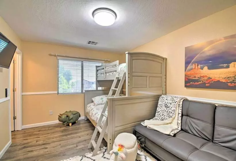 Walk To Surprise Stadium: Villa W/ Covered Patio!