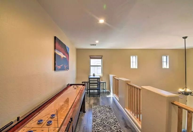 Walk To Surprise Stadium: Villa W/ Covered Patio!