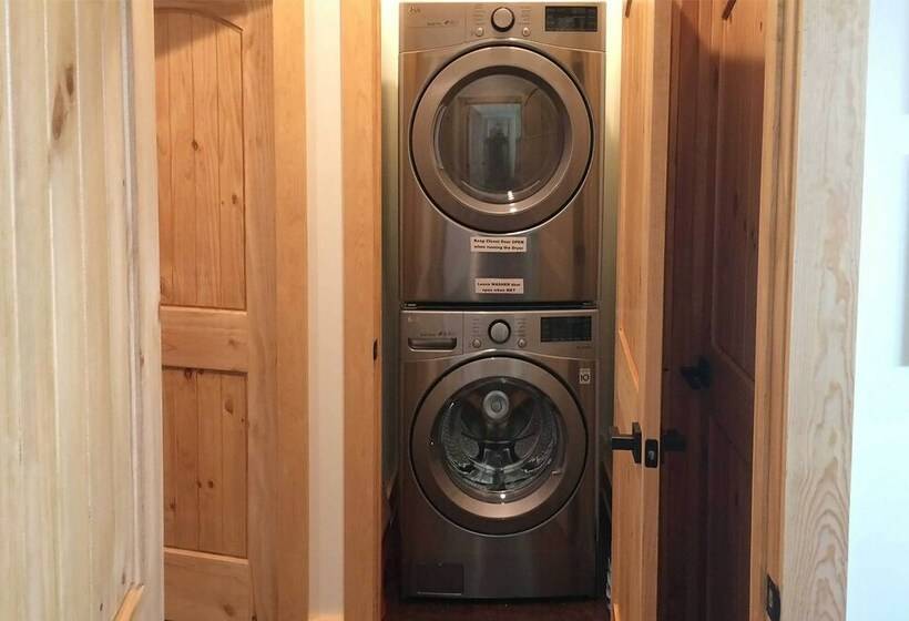 Arkansas River Valley Casita: 9 Acre Hayfield!