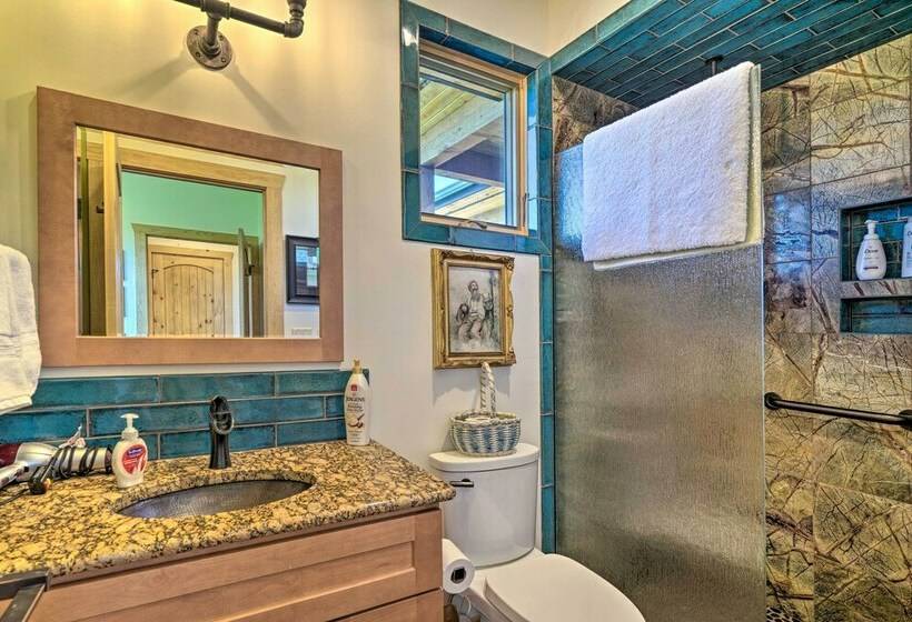 Arkansas River Valley Casita: 9 Acre Hayfield!