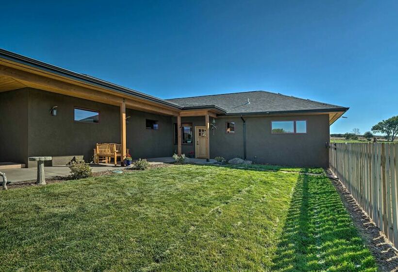 Arkansas River Valley Casita: 9 Acre Hayfield!