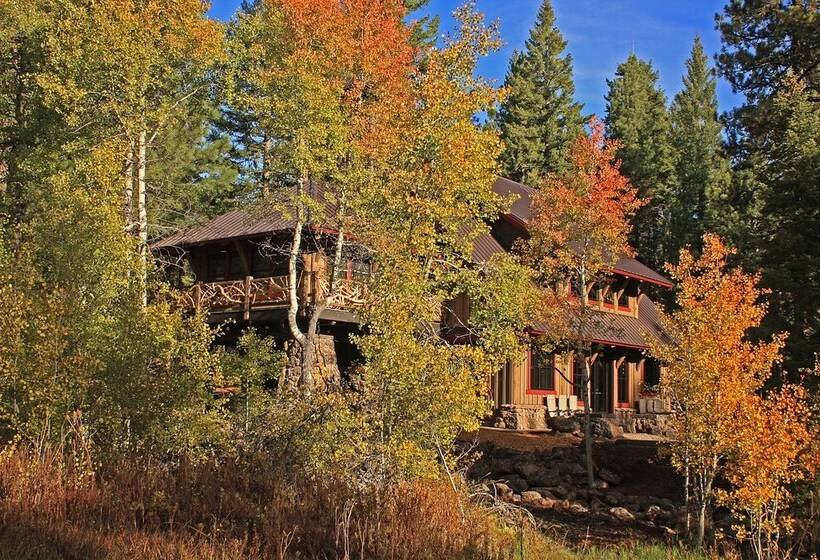 Ashland Lodge W/ Lake Views & Game Room Loft