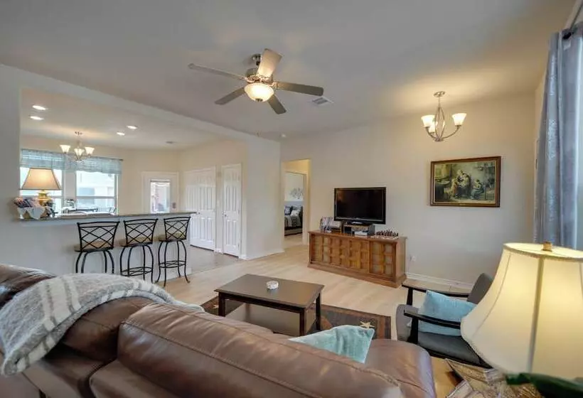 Hill Country Casita W/ Patio: 13 Mi To Dtwn Boerne