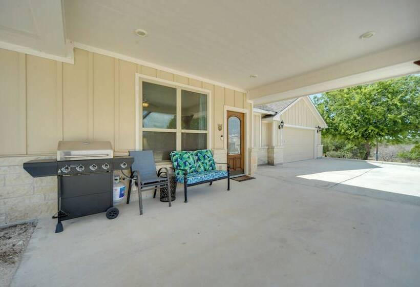 Hill Country Casita W/ Patio: 13 Mi To Dtwn Boerne