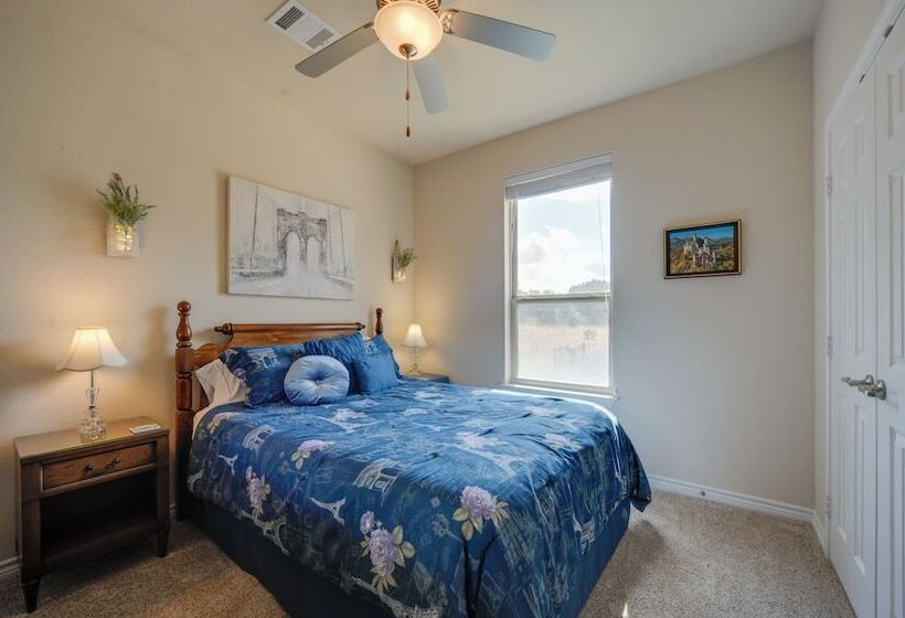 Hill Country Casita W/ Patio: 13 Mi To Dtwn Boerne