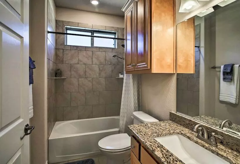 Hill Country Casita W/ Patio: 13 Mi To Dtwn Boerne