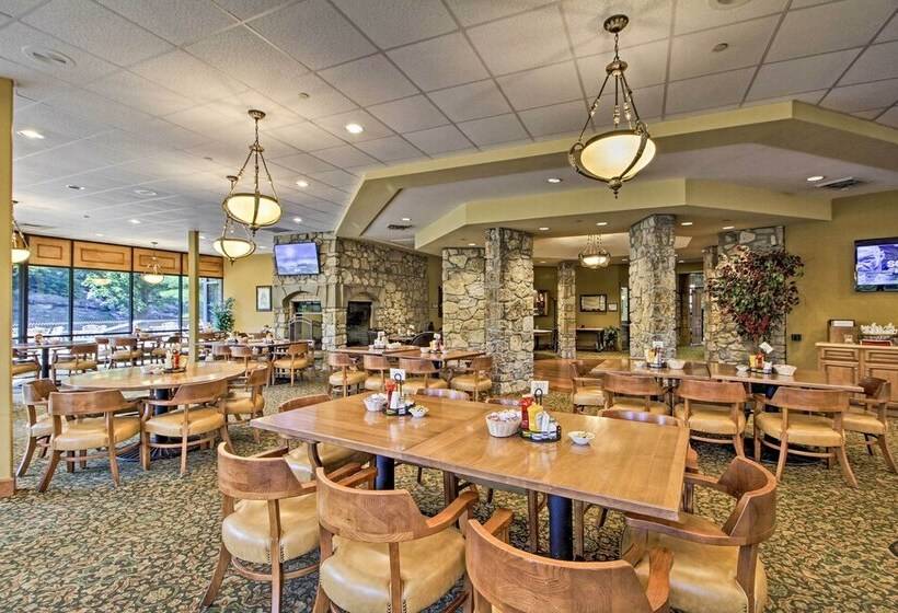 Branson West Retreat: 2 Suites W/ Ideal Location!