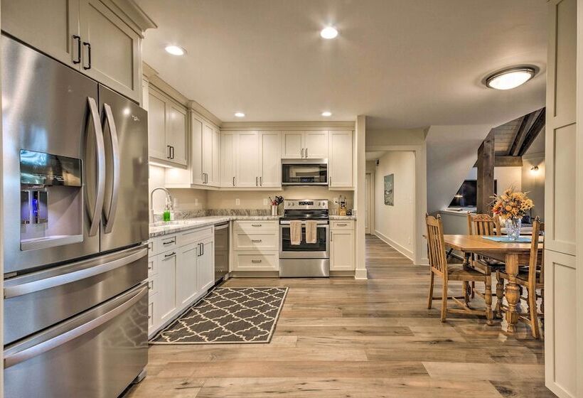 Brevard Chalet W/ Stunning Blue Ridge Mtn Views!