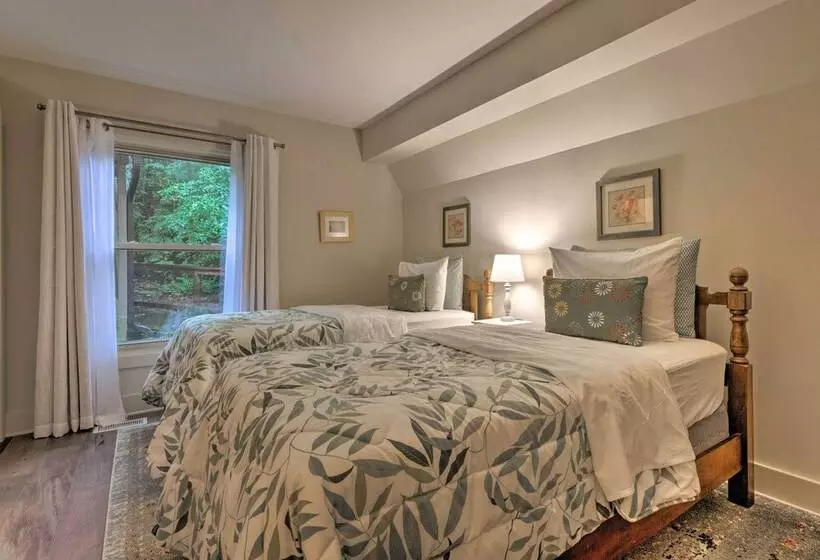 Brevard Chalet W/ Stunning Blue Ridge Mtn Views!