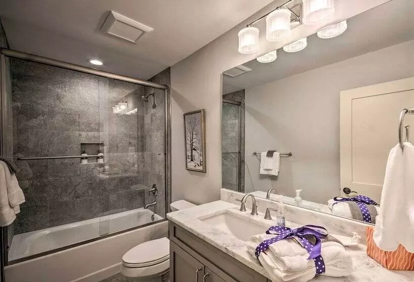 Brevard Chalet W/ Stunning Blue Ridge Mtn Views!