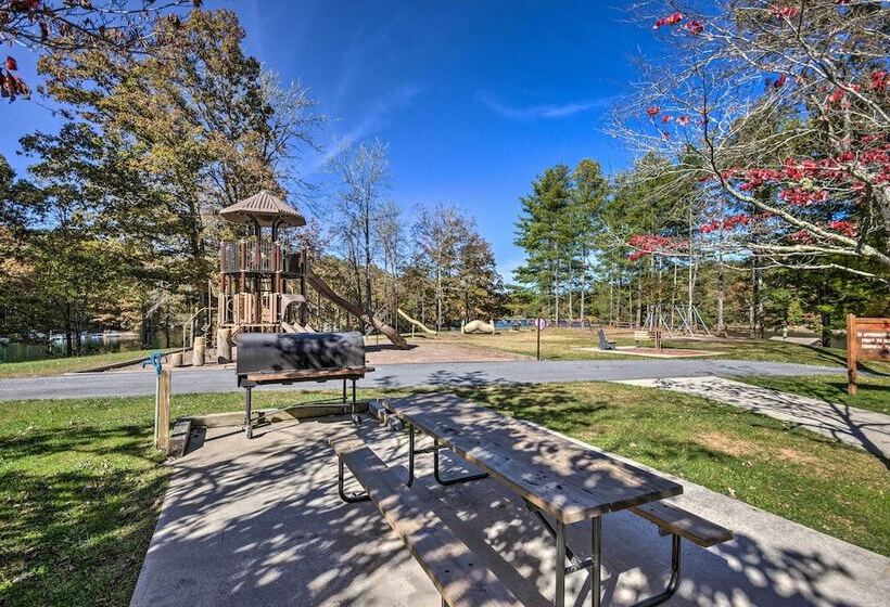 Brevard Chalet W/ Stunning Blue Ridge Mtn Views!