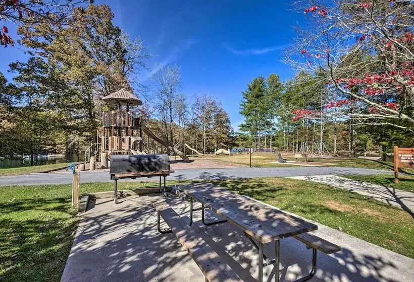 Brevard Chalet W/ Stunning Blue Ridge Mtn Views!
