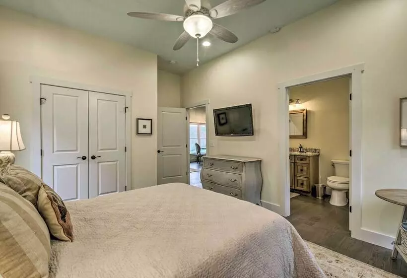 Charming Fairview Home On 40 Acre Horse Farm!