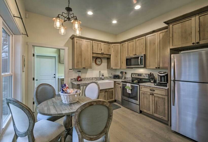 Charming Fairview Home On 40 Acre Horse Farm!