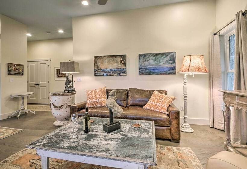 Charming Fairview Home On 40 Acre Horse Farm!