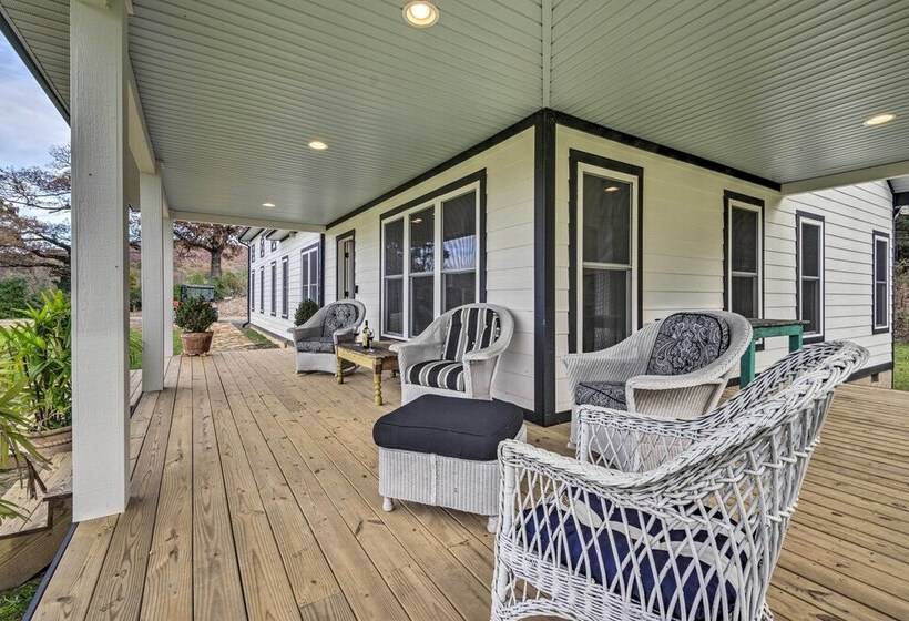 Charming Fairview Home On 40 Acre Horse Farm!