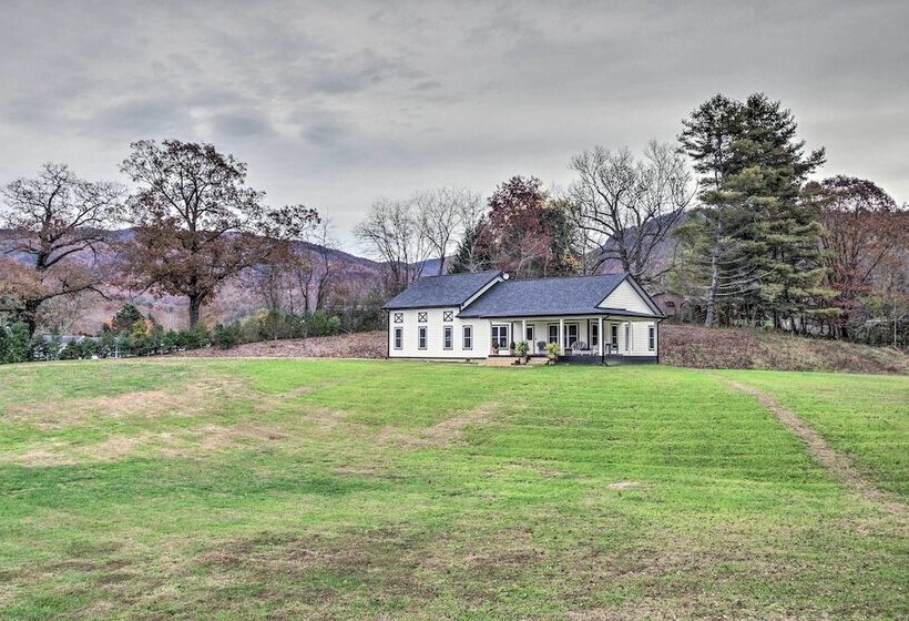 Charming Fairview Home On 40 Acre Horse Farm!