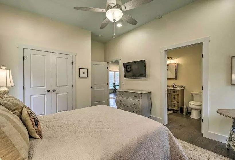 Charming Fairview Home On 40 Acre Horse Farm!