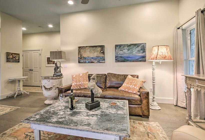 Charming Fairview Home On 40 Acre Horse Farm!