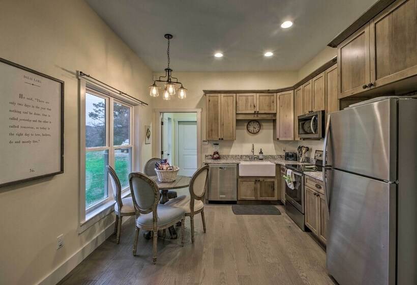 Charming Fairview Home On 40 Acre Horse Farm!