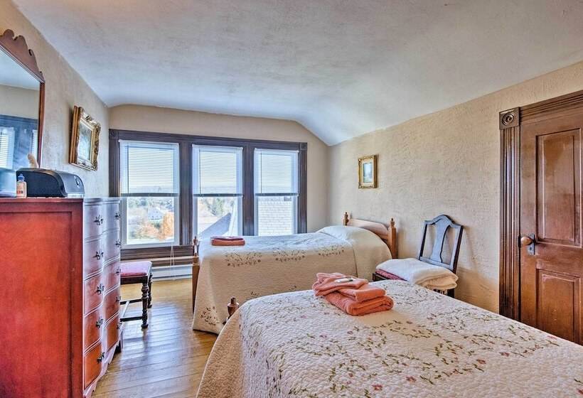 Victorian Home W/ Porch: 6 Mi To Hickory Run Park!