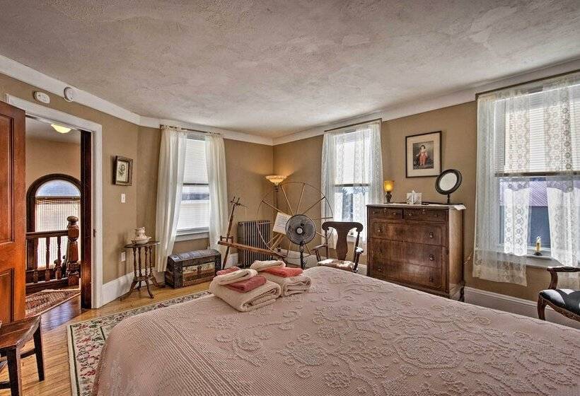 Victorian Home W/ Porch: 6 Mi To Hickory Run Park!