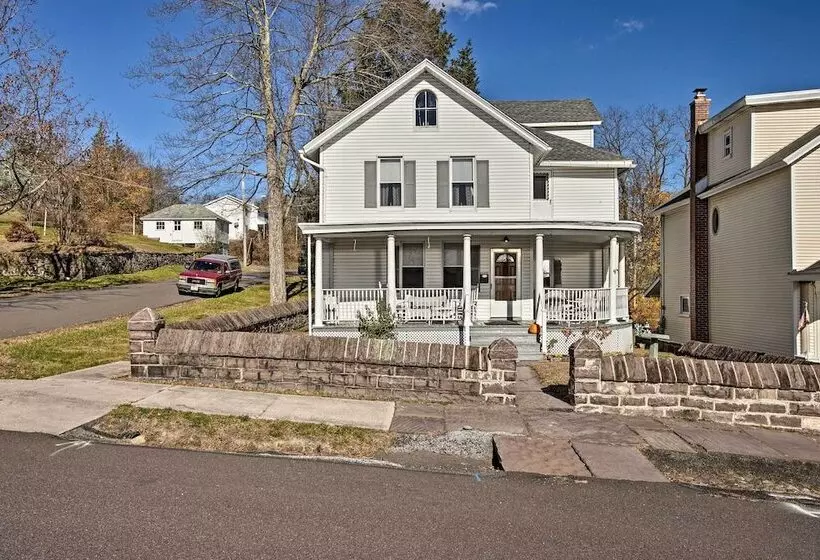 Victorian Home W/ Porch: 6 Mi To Hickory Run Park!