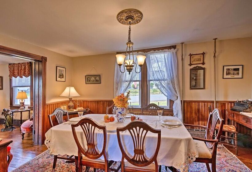 Victorian Home W/ Porch: 6 Mi To Hickory Run Park!