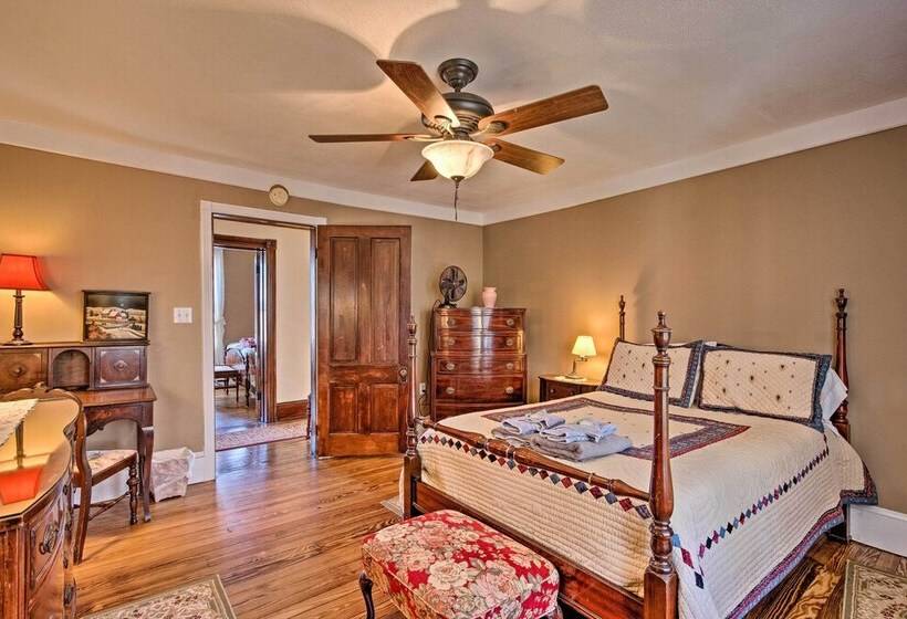 Victorian Home W/ Porch: 6 Mi To Hickory Run Park!