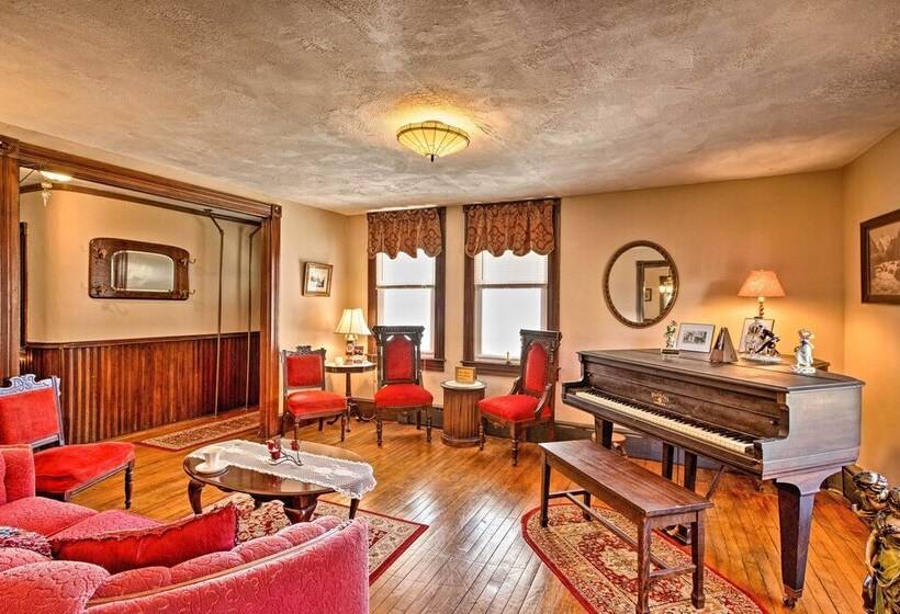 Victorian Home W/ Porch: 6 Mi To Hickory Run Park!